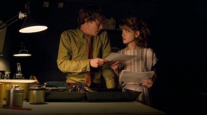 Stranger.Things.S03e03.Capítulo.Tres.El.Caso.De.La.Guardavidas.Perdida.
